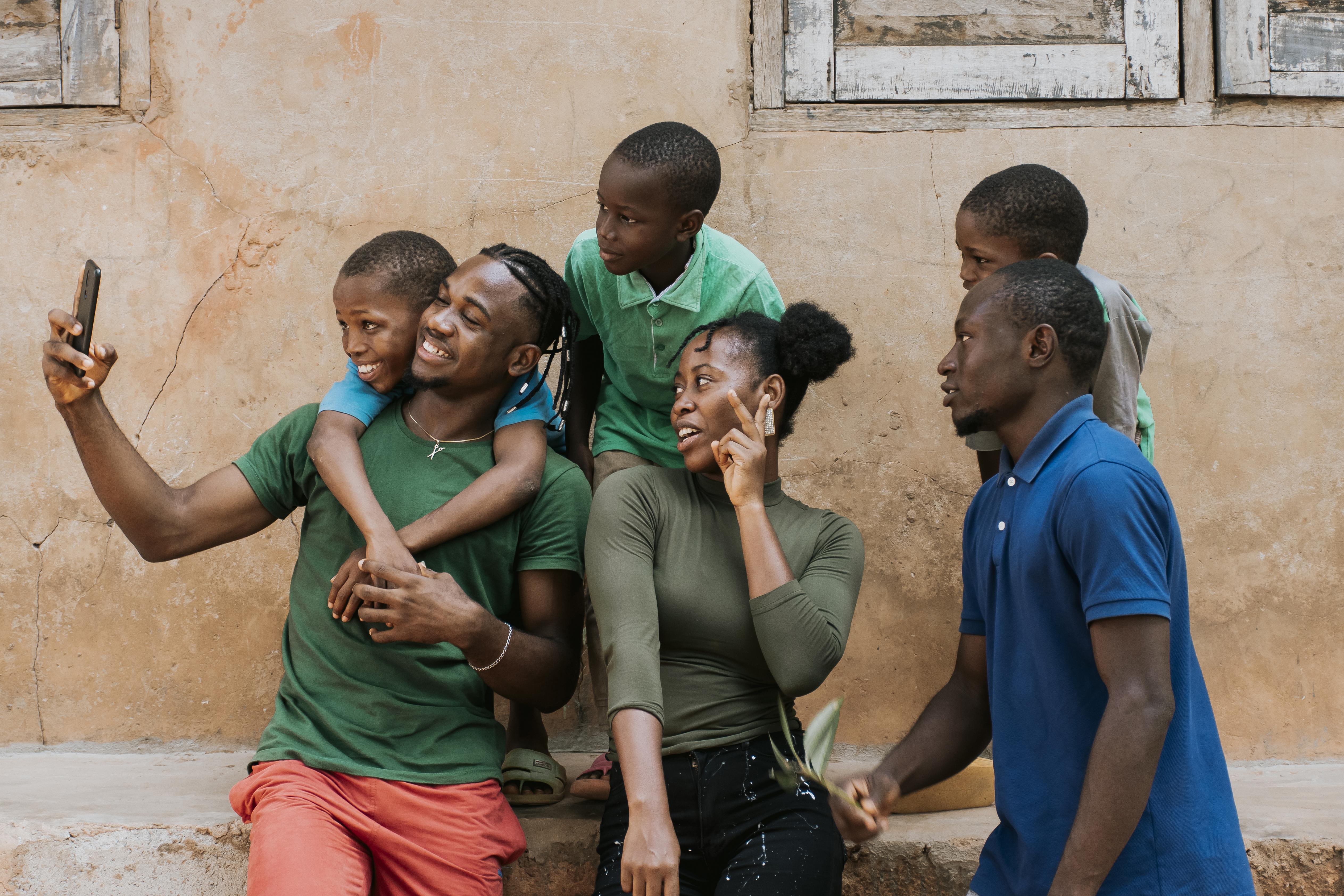 480,000 citizens participate in the first national digital consultation on education policy.